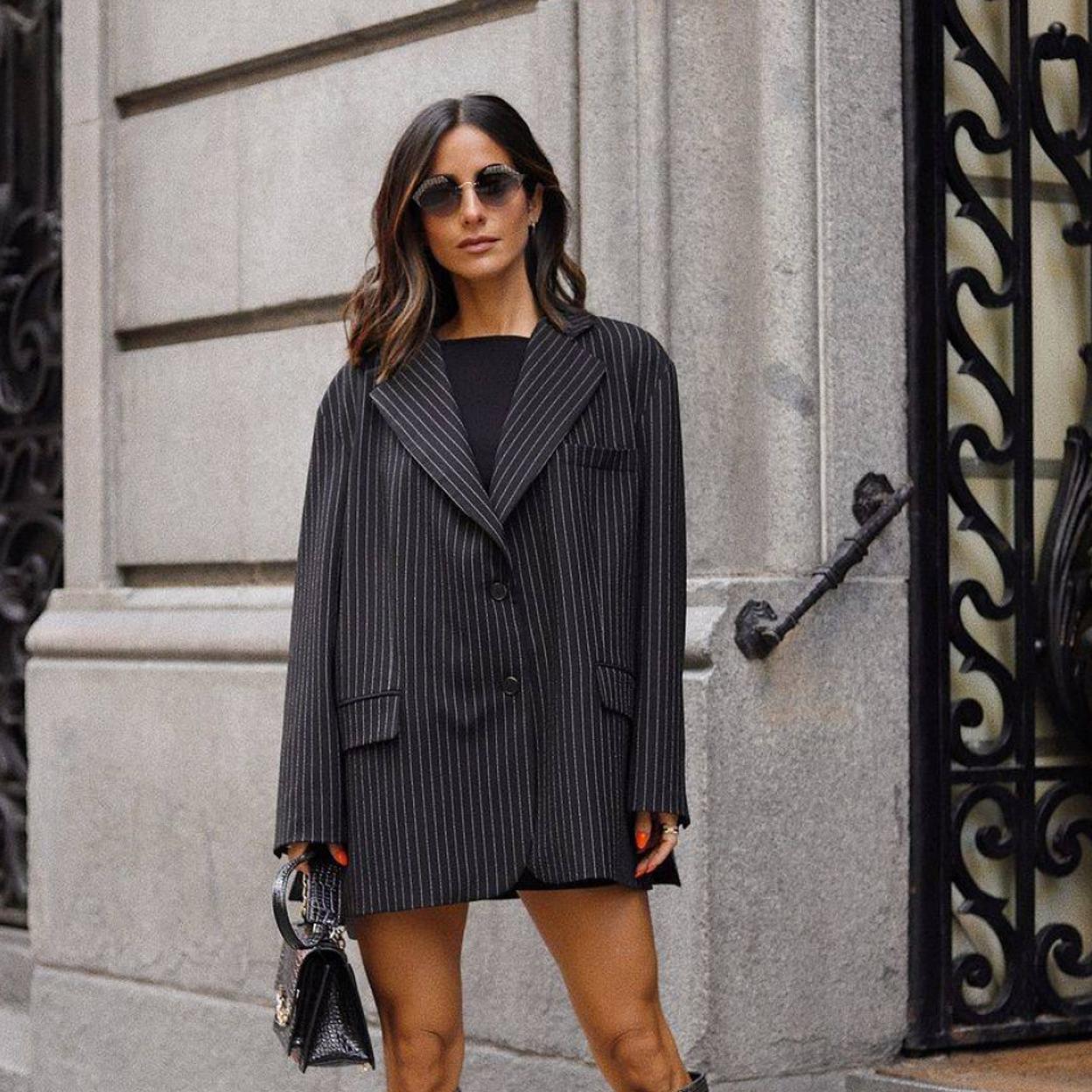 Pincha en la foto para ver las 10 sobrecamisas más bonitas de Zara que te van a hacer ver de otra forma la prenda tendencia del otoño