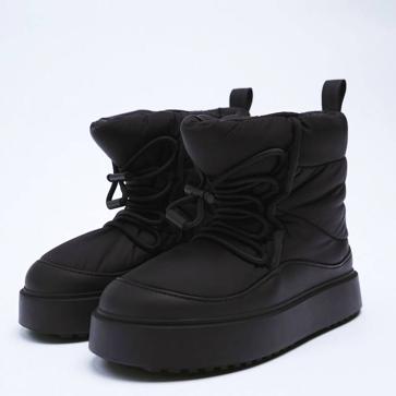 Imagen secundaria 1 - Los botines acolchados más deseados del invierno han llegado a tienda y son tan cómodos y cálidos que no te los vas a poder quitar