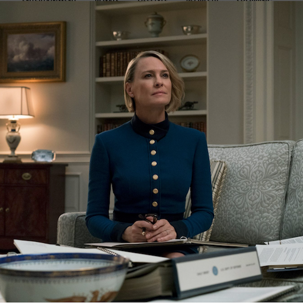 Pincha para ver 10 libros que enganchan para un maratón de sofá y lectura durante un fin de semana de frío invierno