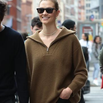 Imagen secundaria 1 - Jersey masculino, el básico al que recurren famosas e influencers para triunfar con sus looks del día a día (y estos son los más bonitos)