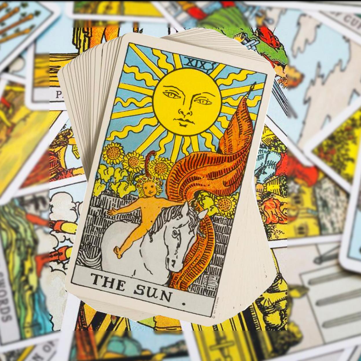 La carta de tarot de la semana: llega el Sol (Arcano XIX) para sacar tu lado más artístico (y darte buena suerte en el amor, que siempre hace falta)