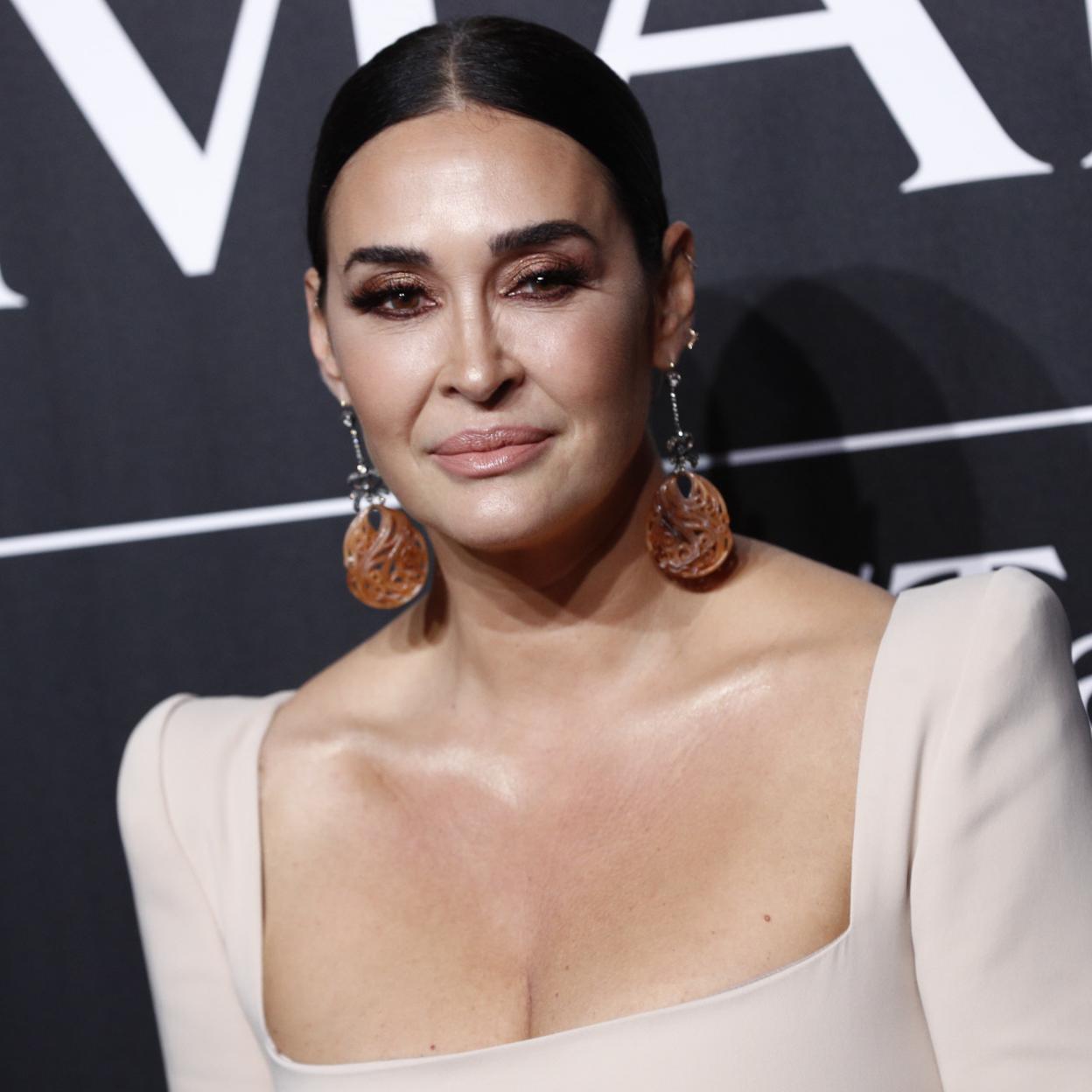 Pincha en la imagen para ver los peinados largos (sin extensiones) más favorecedores si tienes 50 o más.