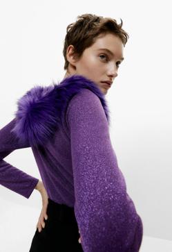 Imagen secundaria 2 - Estas son las camisetas más elegantes, glamurosas y originales para looks de fiesta (o para el día a día con vaqueros)