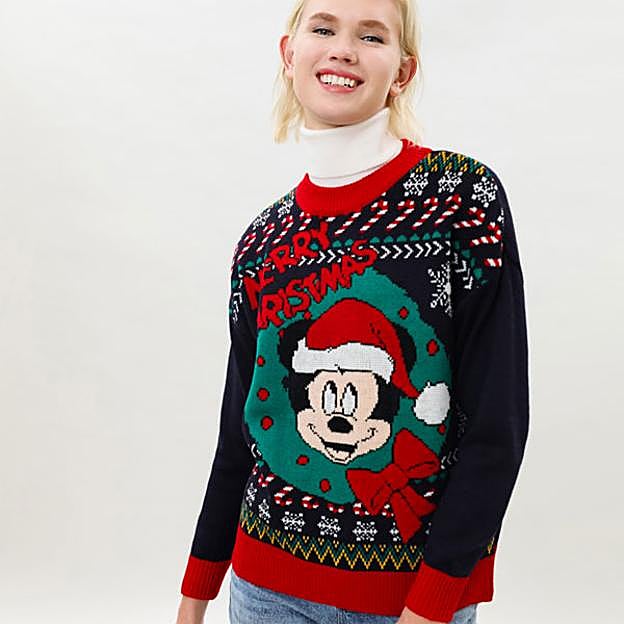 Imagen principal - Cuenta atrás para la Navidad: los ugly sweater de Lefties son todo lo que necesitas para un estilismo a la última