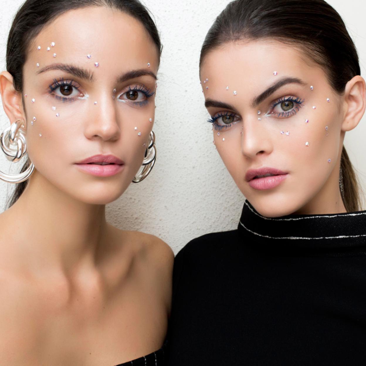 Pincha en la imagen para ver Las mejores cremas, sérums, contornos de ojos, aguas micelares y tónicos con ácido hialurónico que darán volumen a tu piel además de reducir las arrugas y disimular las líneas de expresión