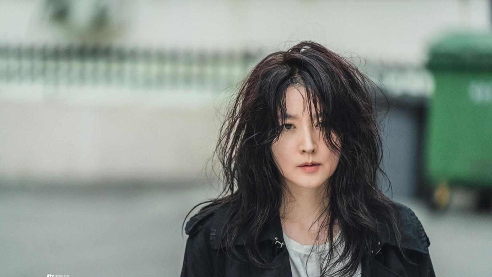 La serie es descrita como la versión asiática de Killing Eve, y trata sobre la batalla de una ex oficial de policía contra una estudiante universitaria que es una asesina en serie.