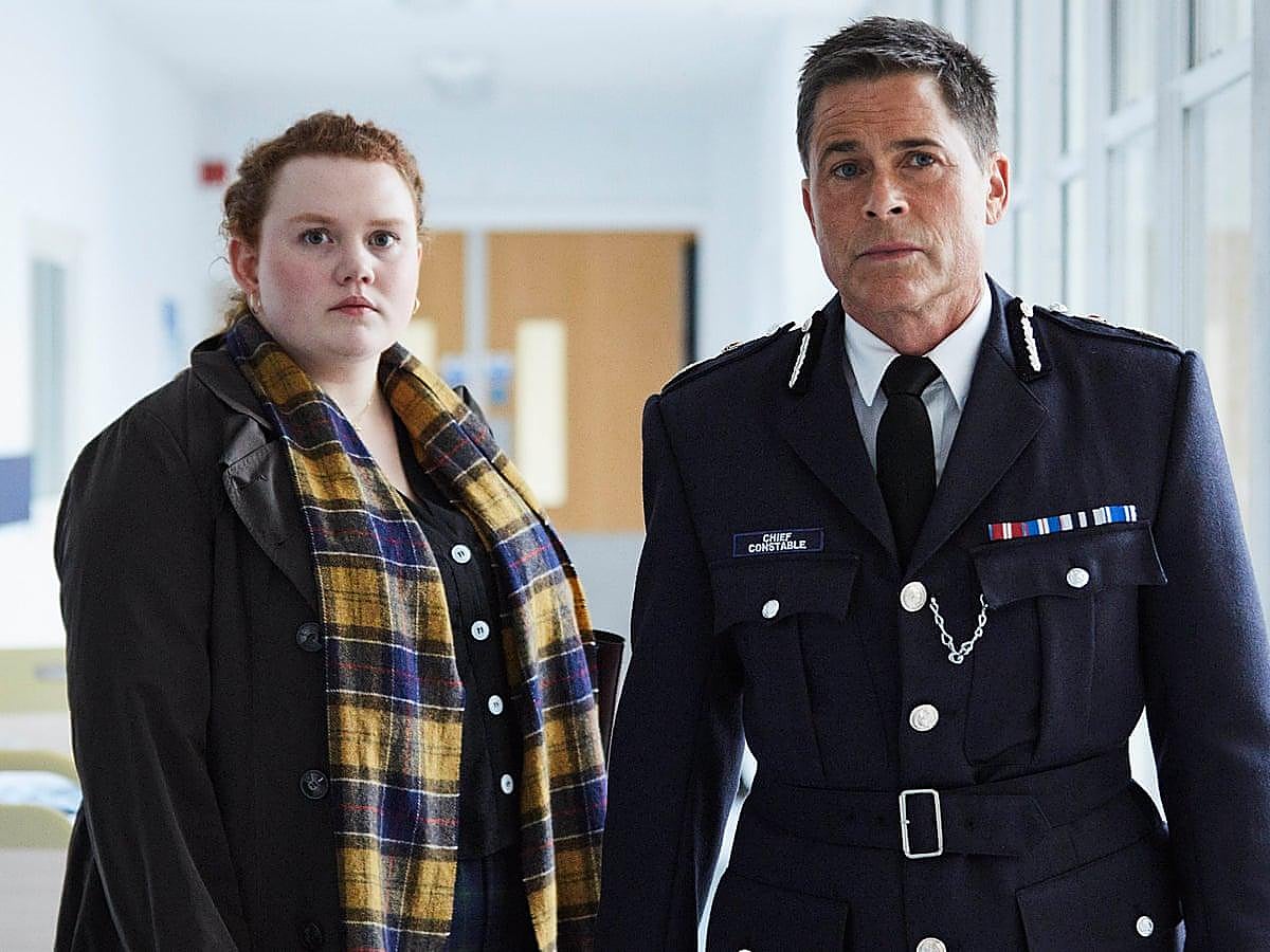 Rob Lowe interpreta a Bill Hixon, quien ha sido el mejor jefe de policía metropolitana de Estados Unidos durante tres años consecutivos. Buscando un nuevo reto, se establece en Boston, en el condado de Lincolnshire (Inglaterra), con su hija Kelsey de 14 años y la esperanza de poder huir de su pasado reciente. Pero esta comunidad para él desconocida obligará a Bill a cuestionarse todo sobre sí mismo y le hará preguntarse si es Boston quien necesita a Bill, o si es Bill quien necesita de Boston.