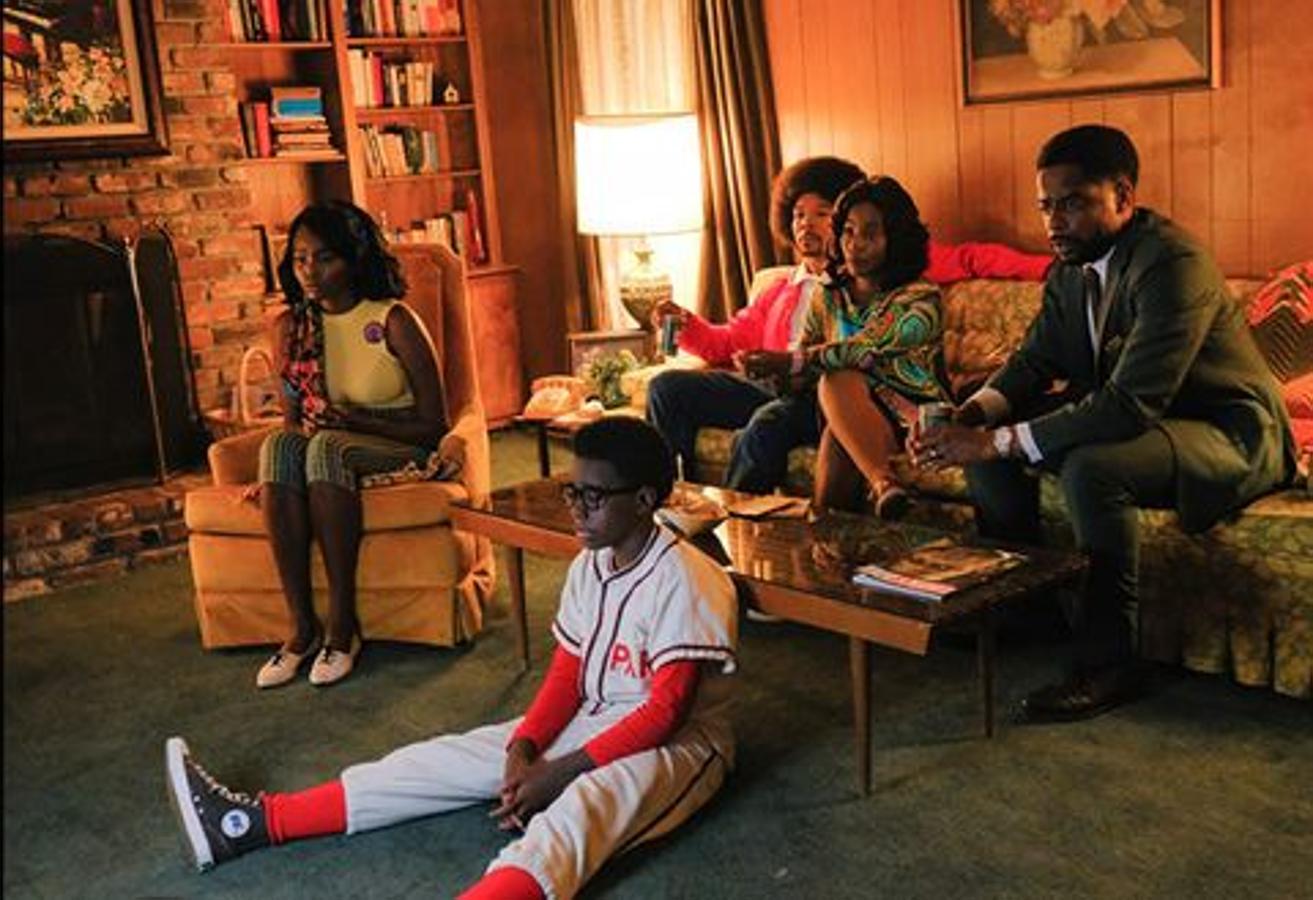Revisión de la serie 'Aquellos maravillosos años' centrada ahora en una familia afroamericana de clase media en la Alabama de los sesenta vista desde los ojos de un adolescente de 12 años.