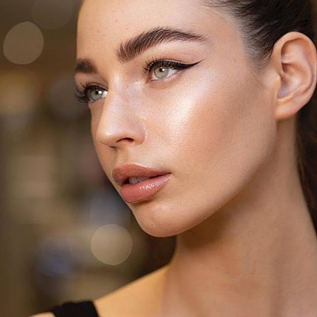 Los mejores tónicos iluminadores e hidratantes para lucir una piel deslumbrante, joven y super bonita al instante