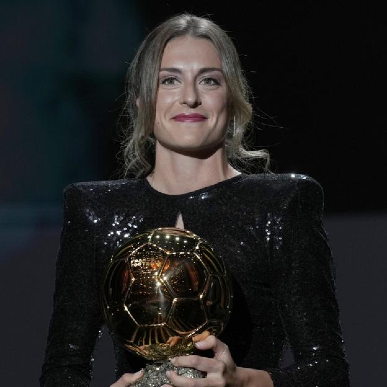 Pincha en la imagen para ver cómo Georgina Rodríguez fue la protagonista de la alfombra roja del Festival de Cine de Cannes 2021 con un original vestido.