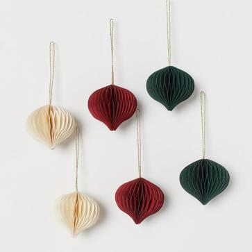 Imagen secundaria 1 - Los packs de adornos para el árbol de Navidad de H&M Home cuestan 9.99 euros.