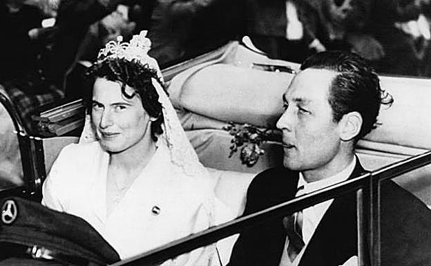 La princesa Ortrud Schleswig-Holstein-Sonderburg-Glücksburg, madre de Ernesto de Hannover.