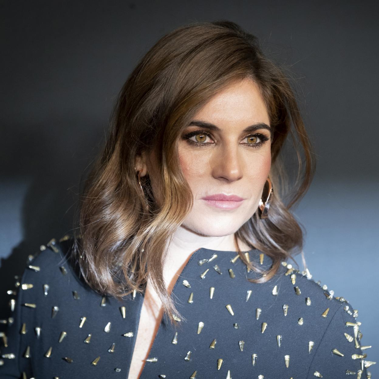 Pincha en la imagen para ver todos los impresionantes looks de los Premios Mujerhoy 2021.