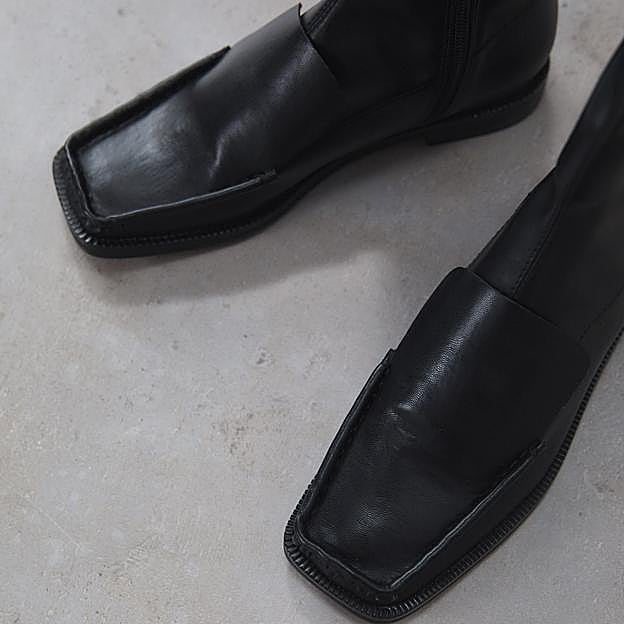 Imagen principal - Las botas tipo mocasín, la original tendencia que ya ha llegado a Sfera y Mango (y a la que no te vas a poder resistir)