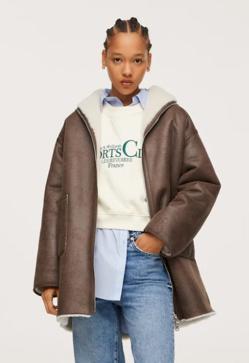 Imagen secundaria 2 - Mango, Bershka o Stradivarius: tenemos la versión low cost del abrigo de doble faz de Blanca Suárez tan bonito y original