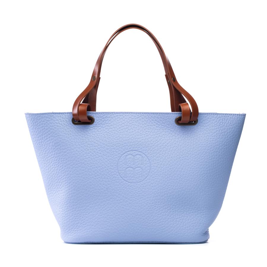 Bolso de cuero tipo capazo, de Mona Moon (130 euros).