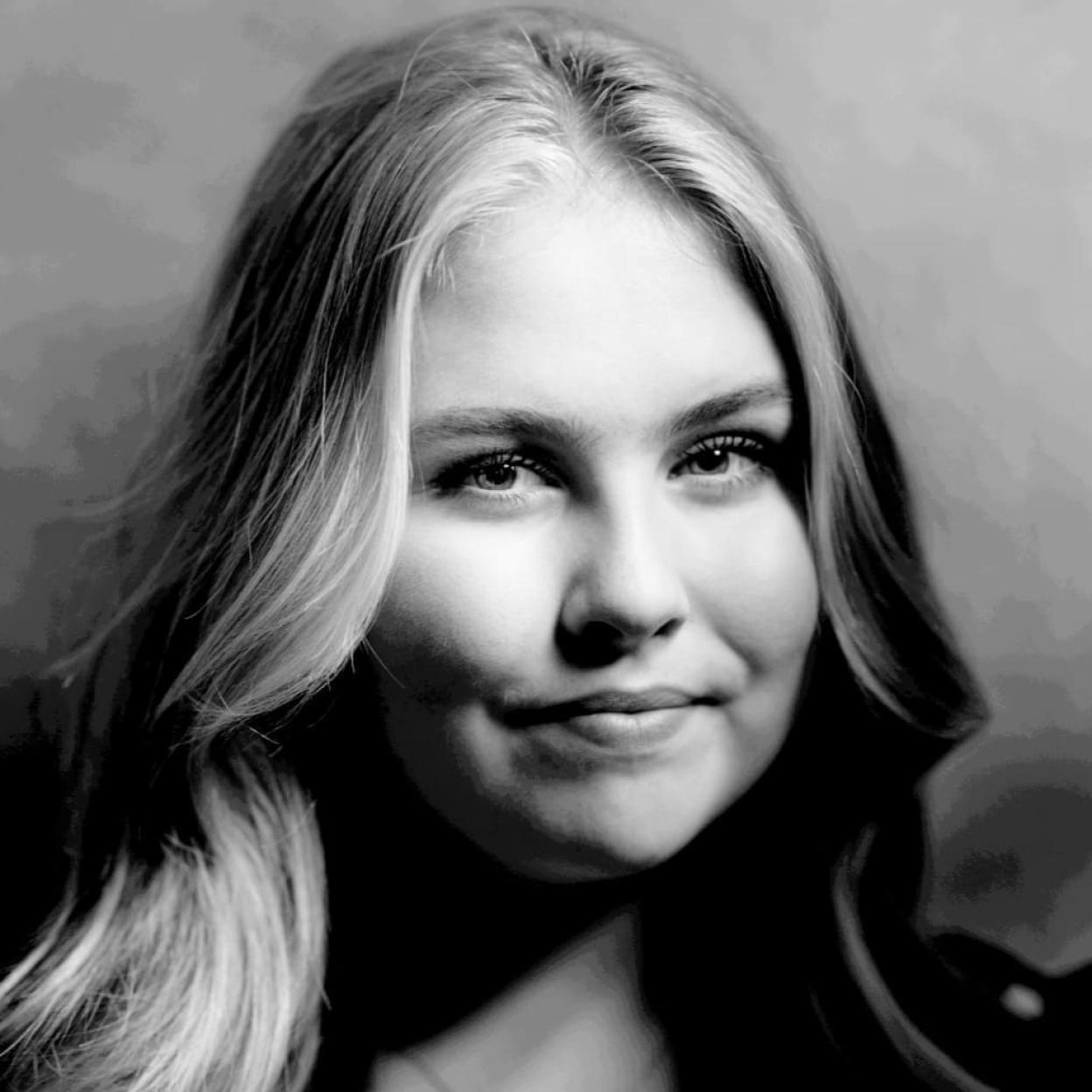 Si quieres ver los mejores looks de la princesa Catalina Amalia, pincha en la imagen