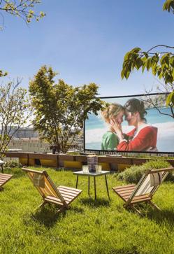 Imagen secundaria 2 - Salas de cine privadas y compartidas y un karaoke de bandas sonoras. Y además, París