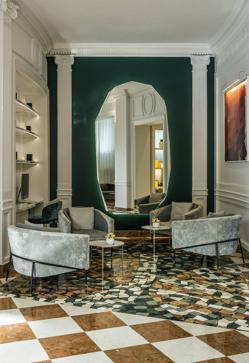 Imagen secundaria 2 - La esencia chic y el carácter romano marcan cada detalle de este singular hotel.