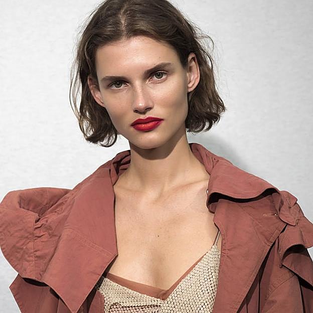 Qué es el hyaluron pen y cuáles son los peligros de intentar rellenar los labios con ácido hialurónico en casa sin la supervisión de un médico estético