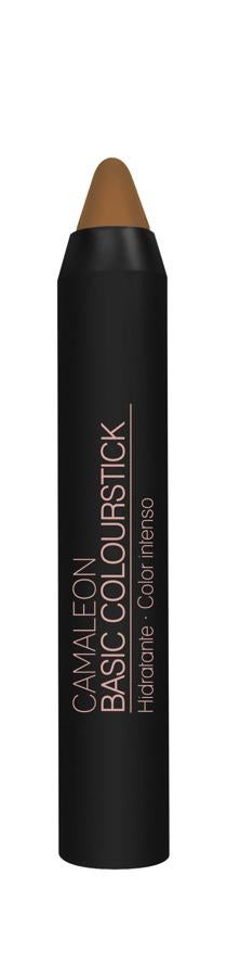 Si buscas un labial que proporcione a tus labios un tono con acabado dorado, esta es la opción perfecta. Luminosidad para tus labios, de larga duración, con el que conseguirás una textura muy jugosa. Este tono, además, es muy favorecedor en pieles oscuras y bronceadas. (9,90 euros).