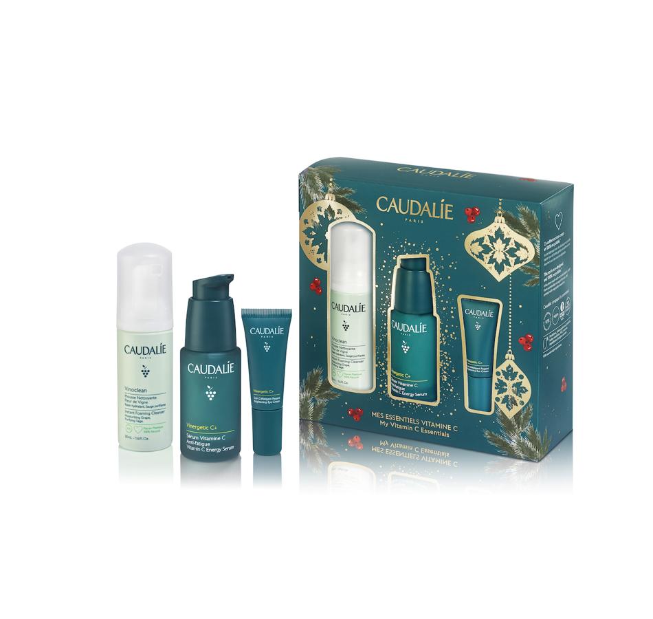 Este pack navideño, Vinergetic C+, está pensado tanto para hombres como para mujeres y cuenta con tres productos que aportarán un chute de energía y de luminosidad a las pieles que presentan fatiga. Todos los cofres son 100% reciclados y ecodiseñados. (39,90 euros).