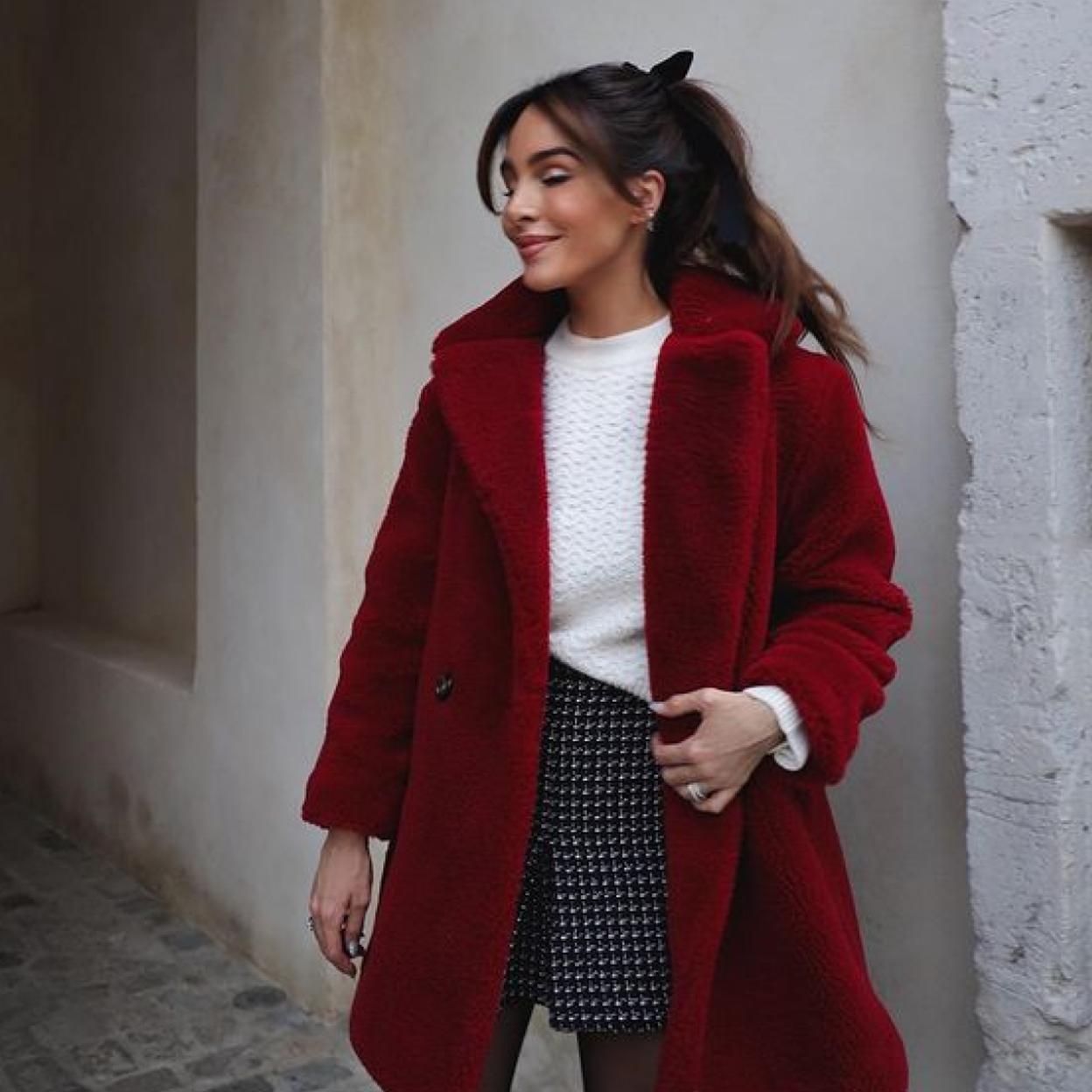 Pincha en la imagen para ver los exclusivos abrigos de Zara Atelier que ha llevado Marta Ortega y que ya triunfan entre las influencers.