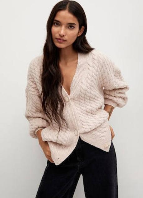 Imagen - El precio del cárdigan de punto trenzado es de 27,99 €