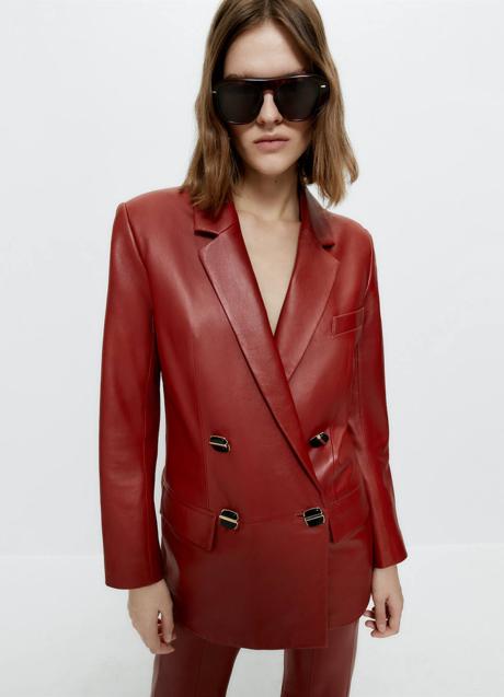 Imagen - La chaqueta de piel tiene una gran solapa