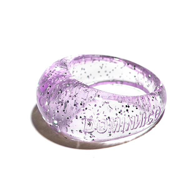 Imagen principal - Anillos de colores y collares y pulseras con charms: la colección de joyas baratísimas made in Spain que arrasa entre famosas e influencers