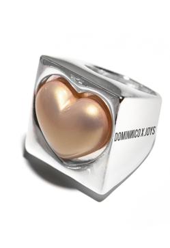 Imagen secundaria 2 - Anillos de colores y collares y pulseras con charms: la colección de joyas baratísimas made in Spain que arrasa entre famosas e influencers