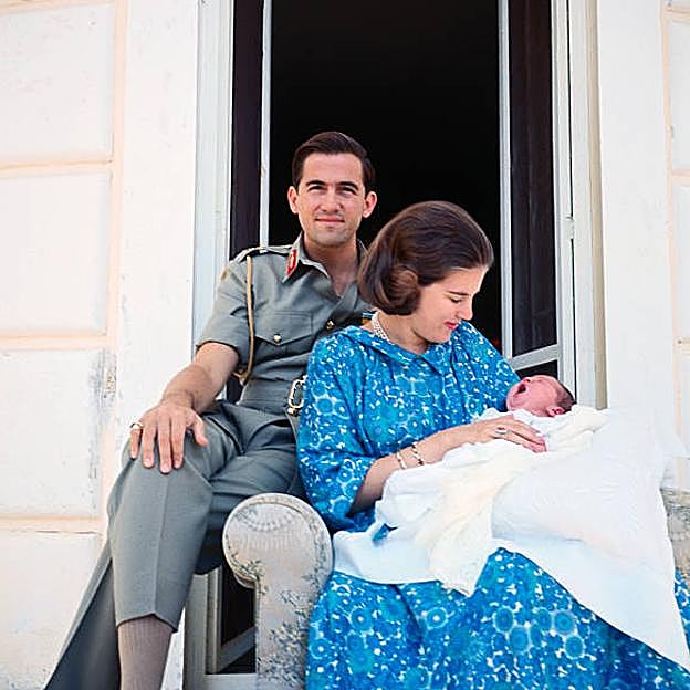 Constantino y su mujer con la princesa Alexia de Grecia.