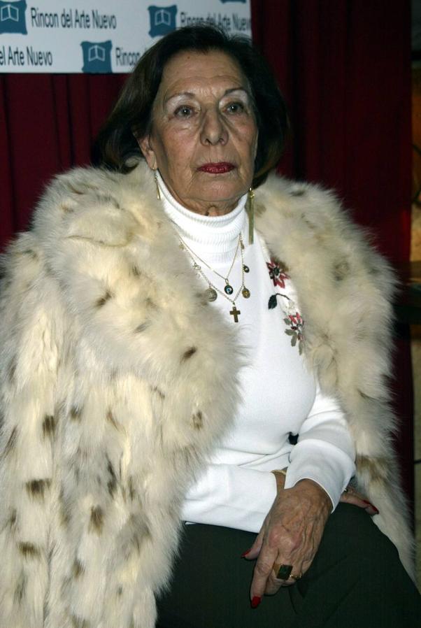 Carmen Salazar ('La Camboria'), la artista que fue muy popular en los setenta y que conquistó a Lauren Postigo fallecía el 24 de abril a los 90 años, víctima del Covid.