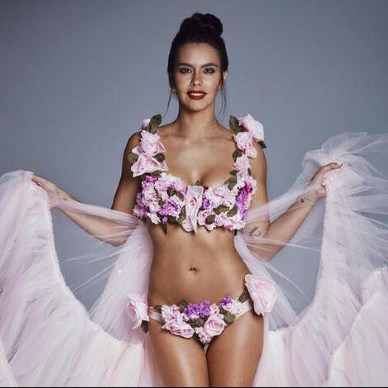 Pincha en la foto para ver todos los vestidos de Cristina Pedroche en las Campanadas de Nochevieja, en fotos. 