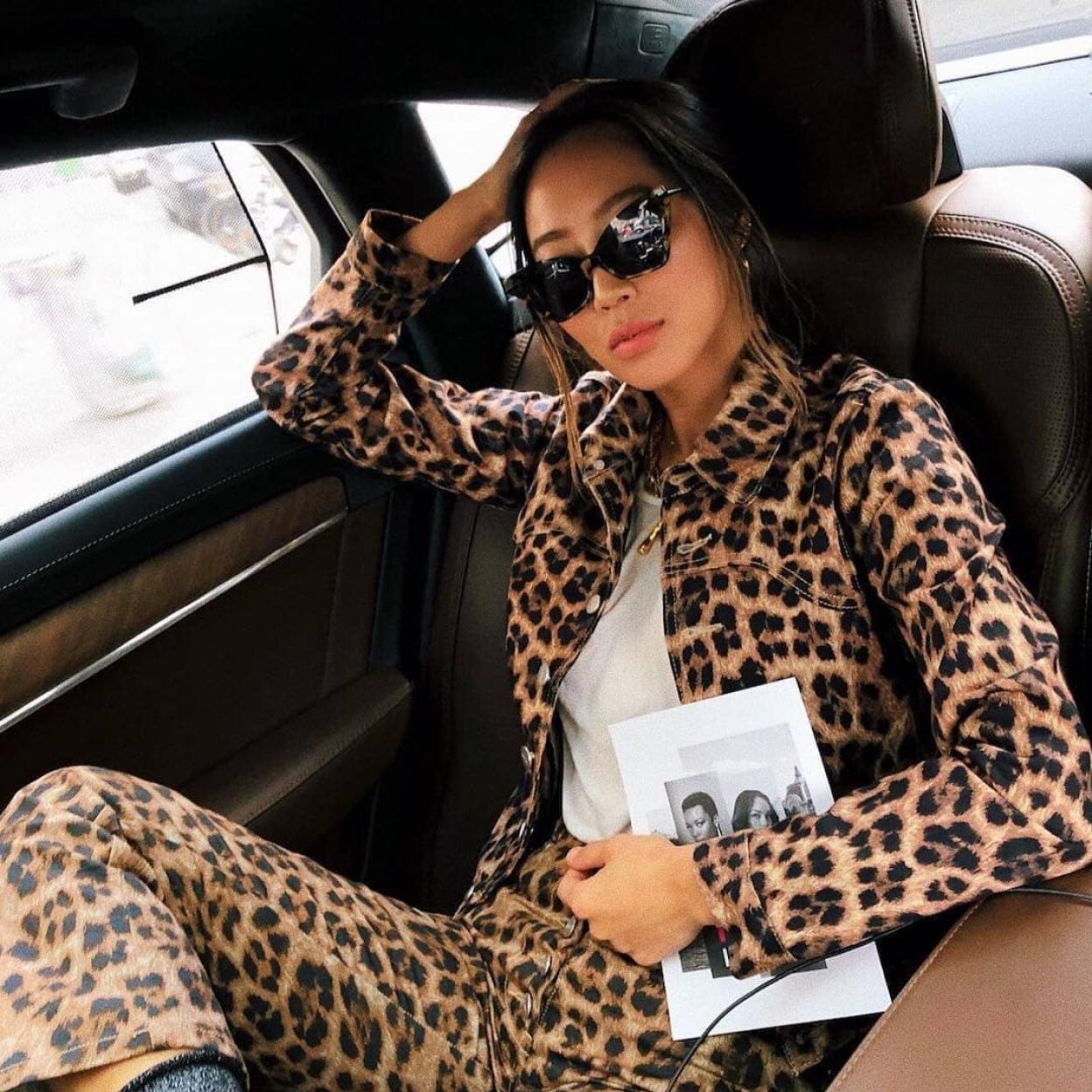 El traje print animal de Sfera que sienta de maravilla y confirma que este estampado no entiende de temporadas