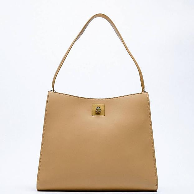 Imagen principal - Bolsos grandes, cómodos, prácticos, elegantes y perfectos que tienes que tener ya fichados para las rebajas