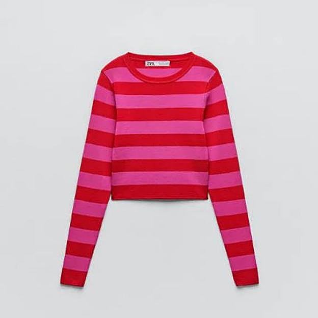 Imagen principal - El jersey de rayas de Zara de 15 euros súper favorecedor que triunfa en Instagram y tienen todas las influencers