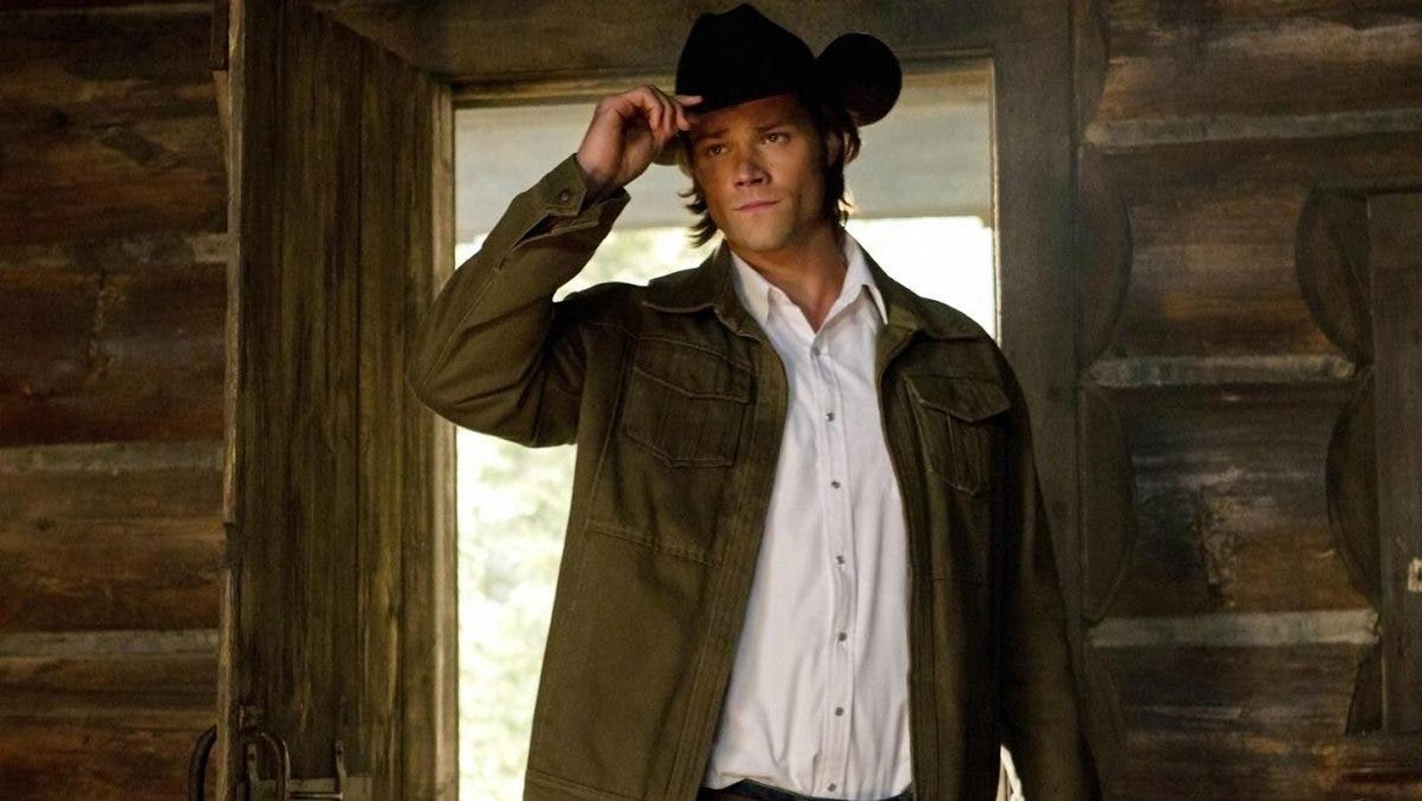 Jared Padalecki (Sobrenatural) se enfunda el sombrero de este famoso Texas Ranger al que en su día interpretó Chuck Norris viudo y con dos hijos que vuelve a casa tras un largo periodo como agente encubierto.