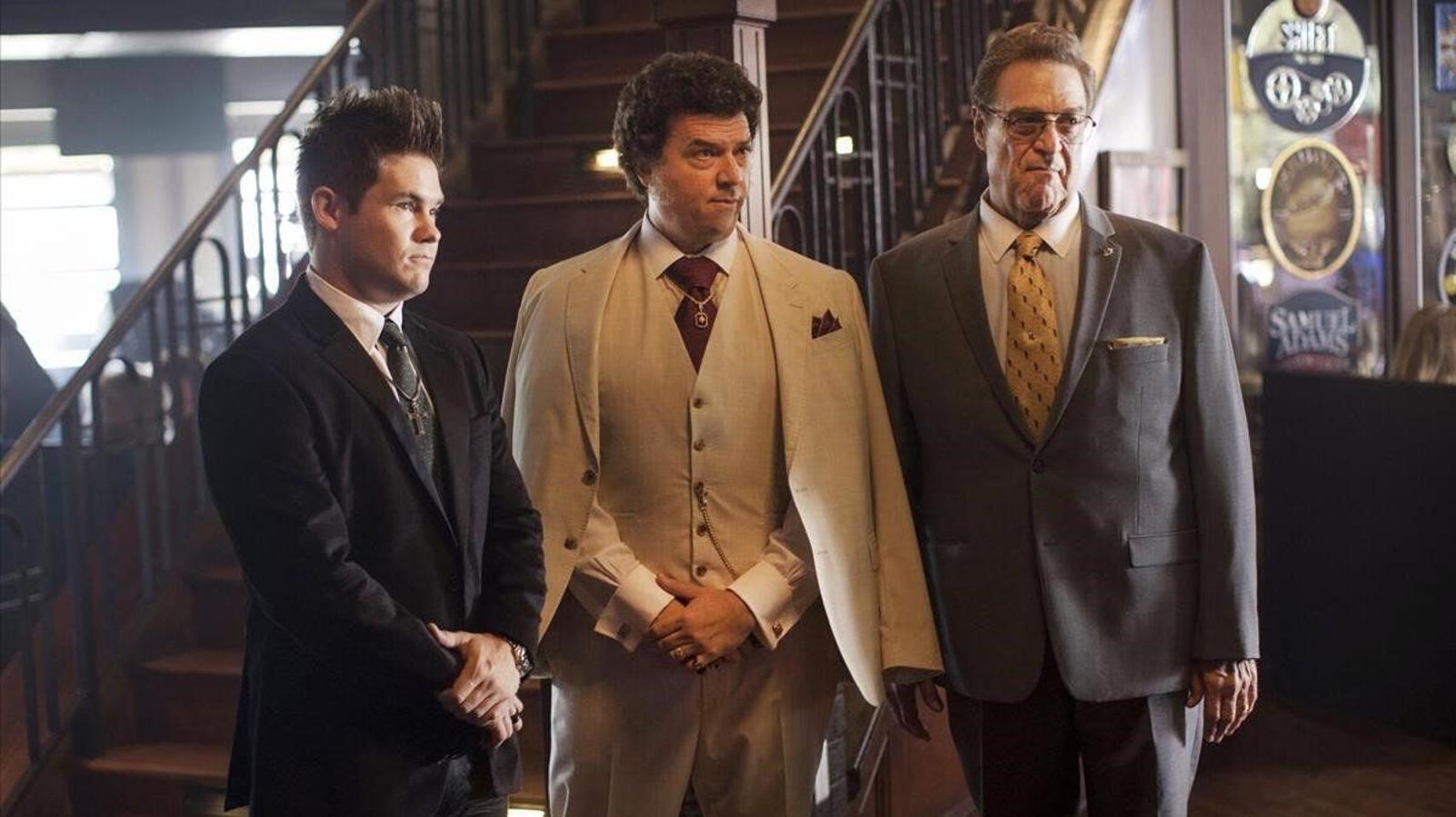 La nueva comedia de Danny McBride trata sobre una familia televangelista de fama mundial con una larga tradición de desvío del camino correcto, avaricia y trabajo caritativo, todo en el nombre de nuestro Señor Jesucristo. Protagonizada por John Goodman, Adam Devine, Edi Patterson y el propio McBride.