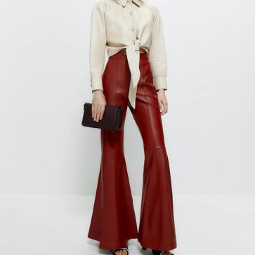 Imagen secundaria 1 - El traje más elegante de la temporada es este efecto piel rojo que parece de lujo y sirve tanto para el día como para noche