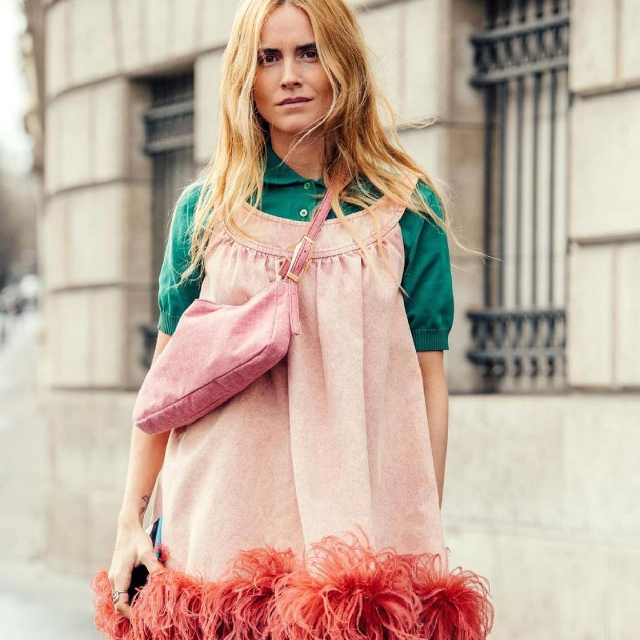 Pincha en la foto para ver ocho looks inspiradores para aprender a combinar el rosa, el color tendencia. 