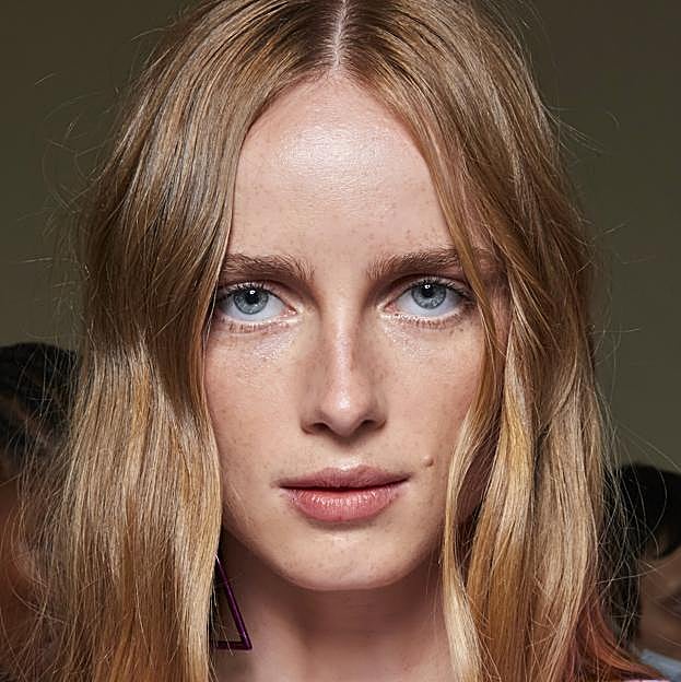 El sérum superventas made in Spain con espirulina que es perfecto para rejuvenecer las pieles sensibles a partir de los 40