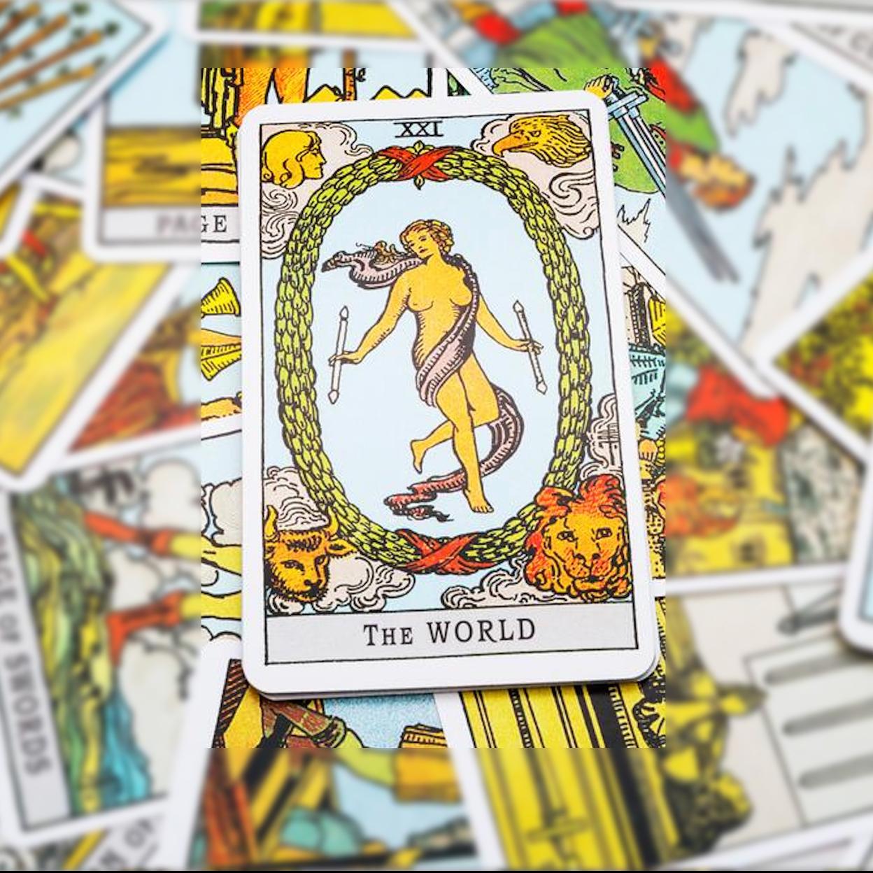 La carta del Tarot de la semana: prepárate porque vas a brillar con El Mundo, el arcano XXI que cierra un ciclo bueno para empezar otro magnífico