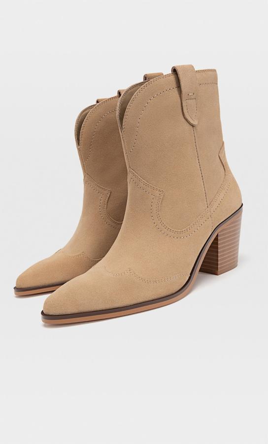 Botines de tacón cómodo (55,99 euros).