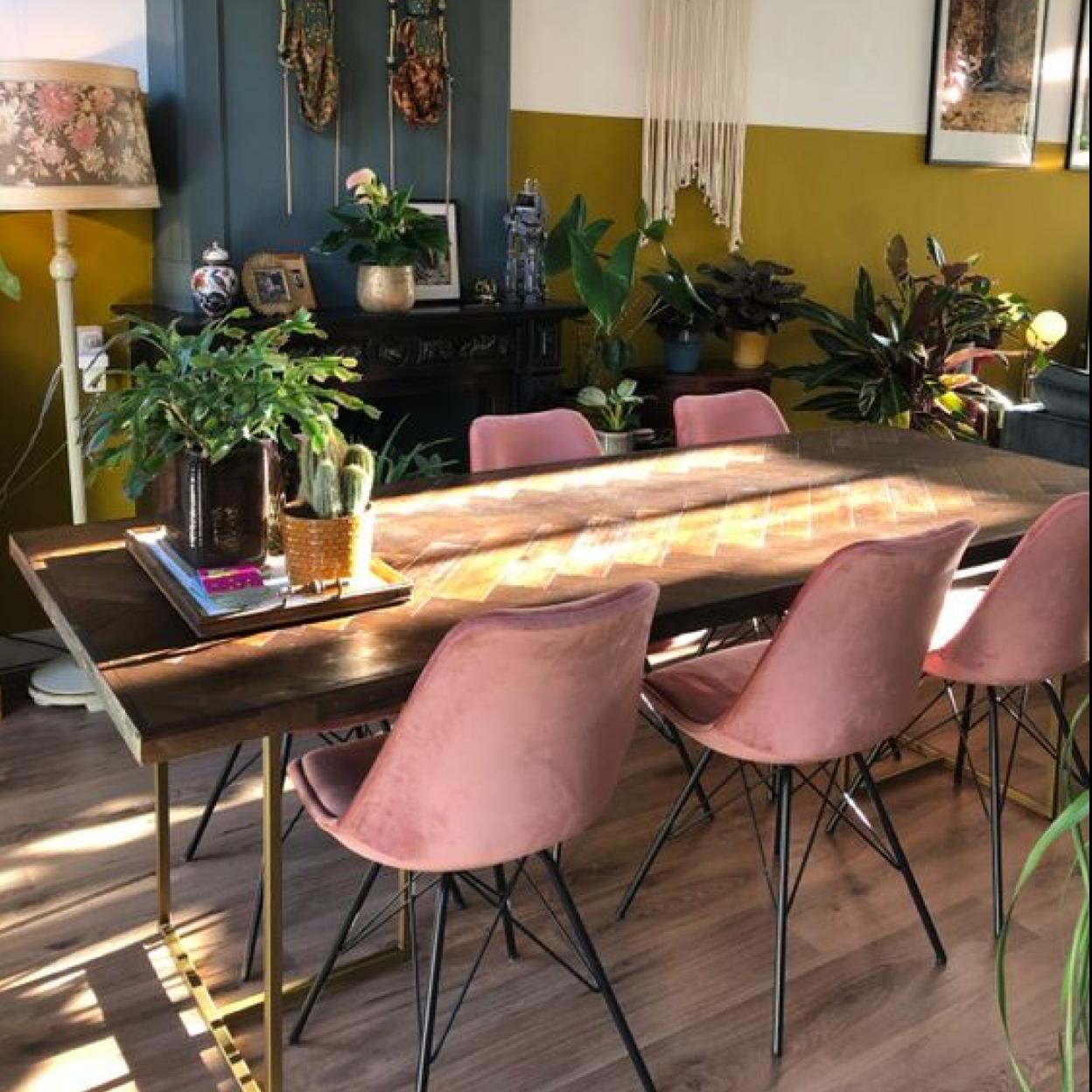 Pincha en la foto para saber dónde comprar las sillas de diseño más icónicas (en versión low cost).