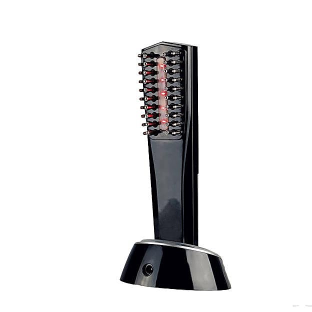 Imagen principal - Redenhair Cepillo Regenerador (99 €); Moncho Moreno Fingerbrush (24,90 €); Dyson Secador Supersonic (399 €)