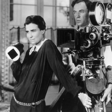 Imagen secundaria 1 - Algunas de las mujeres estudiadas por Clara y Julia Kuperberg: la actriz Rita Hayworth, la cineasta Dorothy Arzner y la actriz, productora y directora Ida Lupino