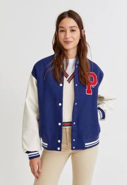 Imagen secundaria 2 - Esta temporada necesitas una chaqueta varsity que resuelve y rejuvenece todos tus looks, según influencer y famosas