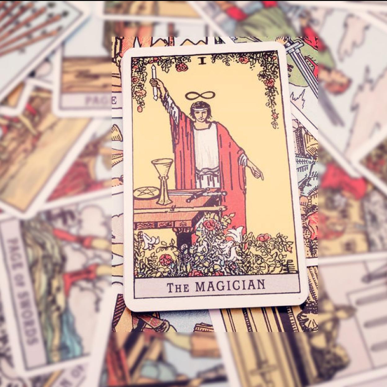 Carta del Tarot de la semana: el Mago (Arcano 1) aterriza para llenarte de alegría, vitalidad y reforzar tu creatividad