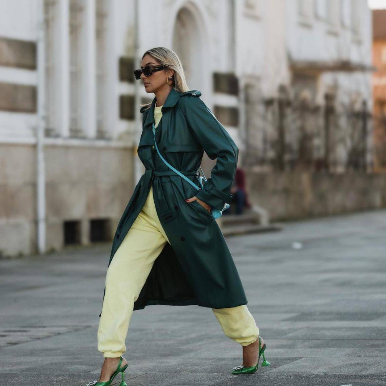 Pincha en la foto para ver 10 prendas básicas y atemporales para crear tu armario cápsula sofisticado